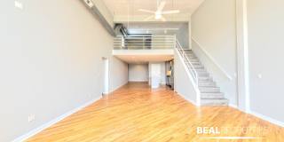2320 N Damen Ave Gallery 5