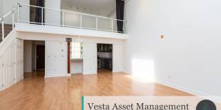 Dramatic Two-Level Residence Near Oracle Park & Caltrain Gallery 1