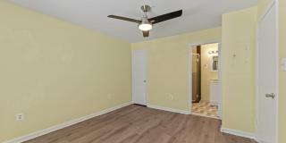 6901 VICTORIA Drive Gallery 20