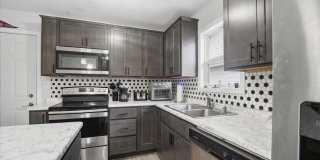 124 N College Street Gallery 7