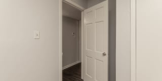 Colonial Apartments Gallery 84