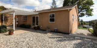 Lovley 3 bedroom 1 bath House, Fantastic views! Front and backyard Gallery 6