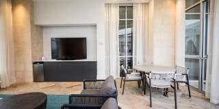 The Residence at Southpark Gallery 71