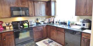 3 Primary Suites 2 Car Garage Townhome in Sandy 3 Primary Suites 2 Car Garage Townhome in Sandy Gallery 8
