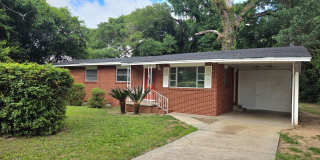 Quaint 3-Bedroom, 2-Bath Home Gallery 1