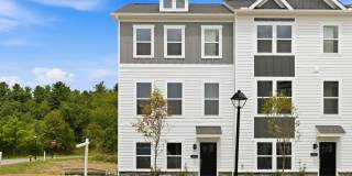 Upscale 3BR Townhome with Study, 2-Car Garage & Modern Finishes in McCandless Square Gallery 1