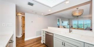 Charming 2BR Condo in Saint Petersburg Gallery 12