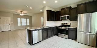 Beautiful Home in a Fantastic Community! Reduced Deposit! Gallery 4