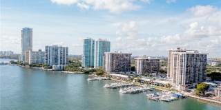 1925 Brickell Ave Gallery 34