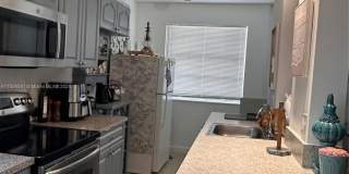 1100 NE 1st Ct Gallery 20