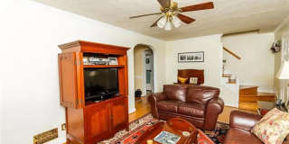 3 BR / 2 BA Sunny renovated Cape Cod within walking distance to Bryan Park Gallery 8