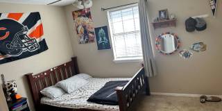 2 Bedroom, 1 Bathroom, Right side of Duplex with fenced-in backyard and 1x Car Garage Gallery 7