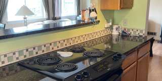 Bright & Spacious Top-Floor Condo in Greenwood! Gallery 6