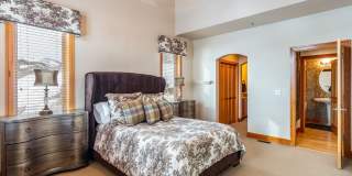 Luxury Townhome at The Cove at Eagle Mountain in Park Meadows Gallery 15