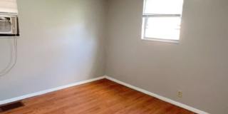 *AVAILABLE IN JUNE!* BIG BACKYARD - 2 BEDROOMS! Gallery 10