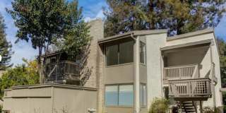 Saratoga 2 Bedroom Upstairs Unit in Great Complex! Gallery 1