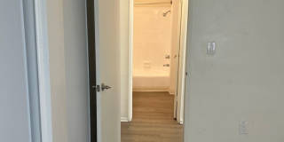 *FIRST MONTH FREE WHEN APPLICATION IS SUBMITTED THE SAME DAY OF TOUR* Bright 1 Bed / 1 Bath with Balcony & Pool – Central AC – Pet Friendly! Gallery 18