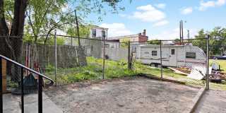 565 LINE Street Gallery 28