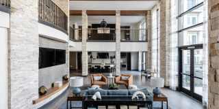 The Cardinal Gallery 17