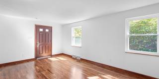 AVAILABLE OCT 1ST!! RENOVATED 3-BEDROOM PENN HILLS!! Gallery 19