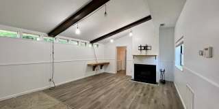 ADORABLE CONTEMPORARY 2 BEDROOM IN THE HEART OF WEST HILLS!!! Gallery 7