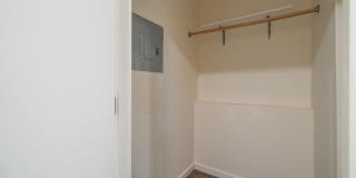 Like New breezy Studio/1BA detached cottage in a single family dwelling in Aiea Gallery 15
