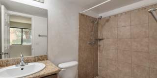 2-bedroom, 2-bathroom in Prime location! Gallery 10