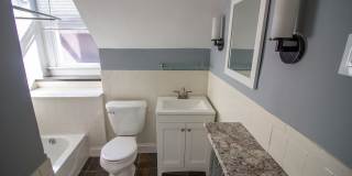 2 bed/1 bath, Single-family Home! Modern and spacious with off-street parking and a relaxing backyard Gallery 17