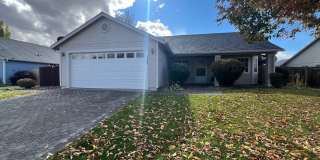Charming 3/2/2 Home in Gardnerville *MUST SEE* Gallery 1