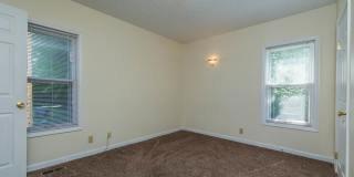 113 E 15th - 4 Bed/2 Bath - Updated kitchen and bath! Gallery 11