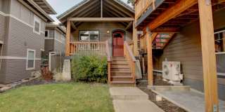 Quiet neighborhood home in Bends Westside Gallery 1
