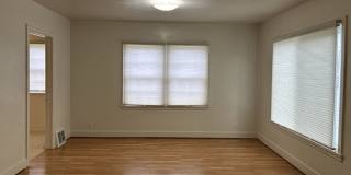 4Bd/1Ba Two Story House - Available to View! Gallery 9