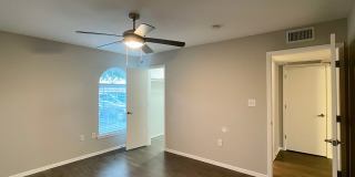 Pool Side Condo! Gallery 12