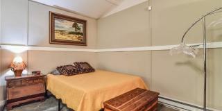 543 College Street Gallery 9