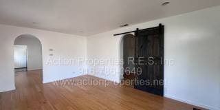 Downtown Roseville - 2 Bed, 1 Bath - Single Level Bungalow - Landscaping Included - Utilities Included! Street Parking Gallery 4