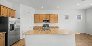 1133 E Buckingham Avenue Gallery 8