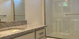 1 MONTH FREE! The Vineyards at Dennis Lane Studio unit with backyard and garage Gallery 6