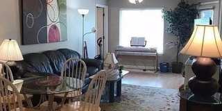 Room in 4 Bedroom Home at University Ct Gallery 10