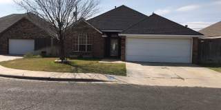 COMING SOON!!!  Large 3 bedroom home with a fireplace Gallery 1