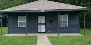 325 Carpenter Street Gallery 1