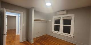 Charming 2 bed 1 bath Gallery 7