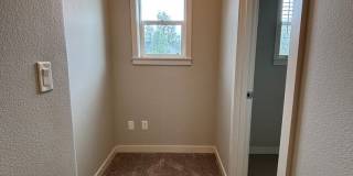 Newer 2 Story Home in Newberg   SHOWINGS  START  MAY 15th Gallery 15