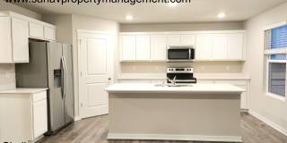Modern 4BR Home Near Great Western Bike Trail | West Des Moines Gallery 8