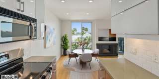 1134 Alta Loma Rd Gallery 5