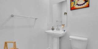 Beautiful Energy Efficient Hayward Townhome w/ Modern Updates Gallery 23