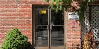 1691 Cambridge St Gallery 13