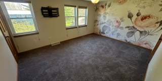 Charming 2BD/1BA Townhome in Burlington’s New North End Gallery 5