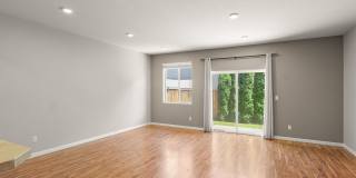 Lovely 3 bedroom/2.5 Bath Townhouse Gallery 5