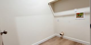 Modern 2-Bedroom Duplex Unit | Stylish Design & Prime Location Gallery 7