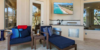 Stunning Lagoon Residence! Gallery 44